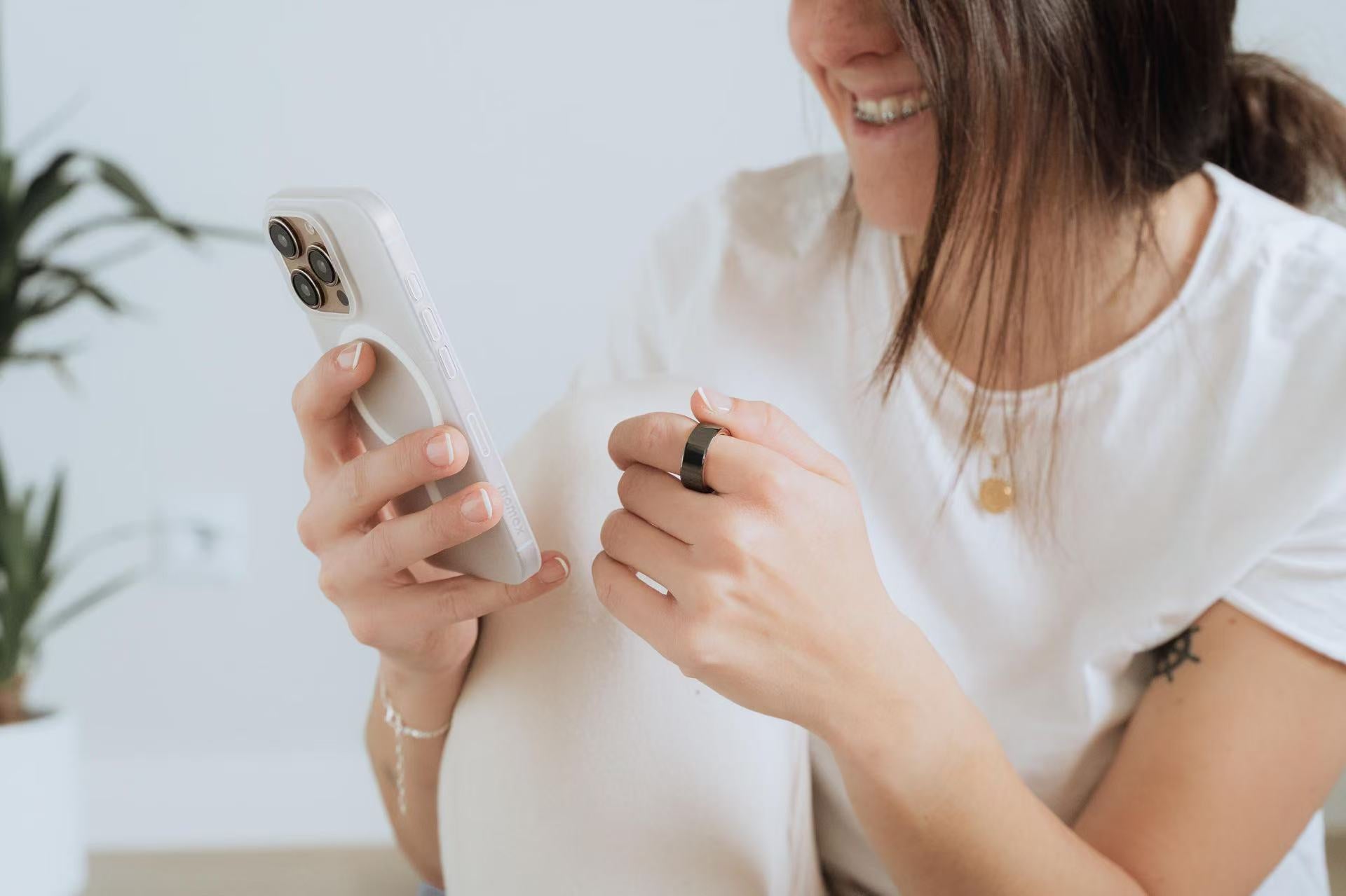 momax-wearsense-distribution-partnership
